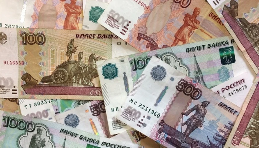 СЗРУ: обсяг переказів росіян іноземним брокерам сягнув рекорду за 18 місяців