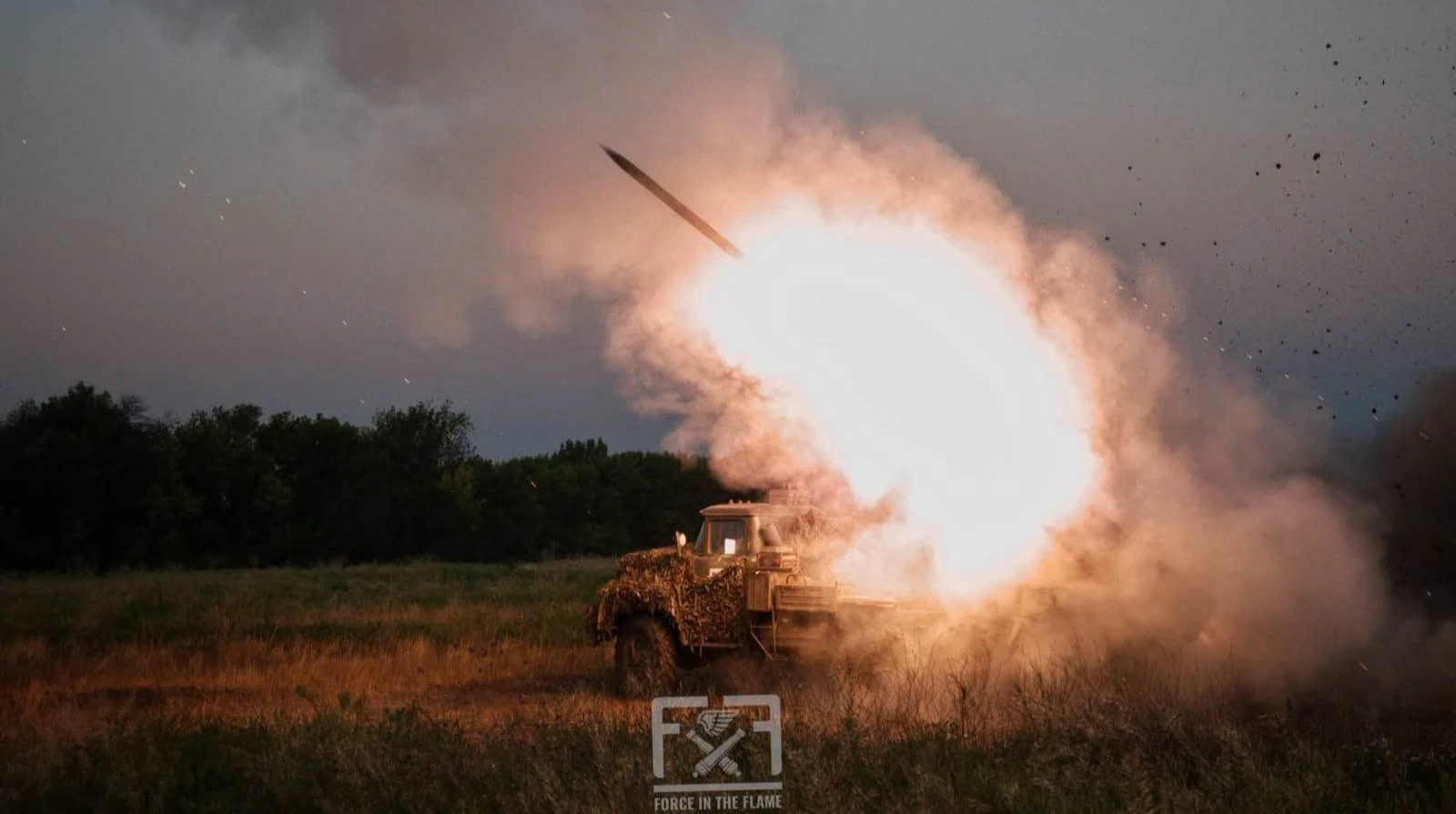 Карта лінії фронту з позначенням напрямків і кількості бойових зіткнень за добу