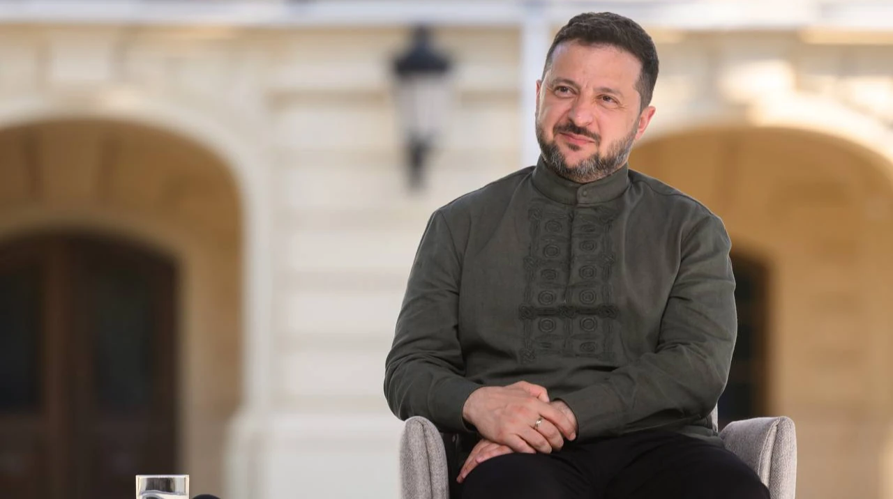 Президент України Володимир Зеленський під час вечірнього відеозвернення (фото Reuters/Valentyn Ogirenko)