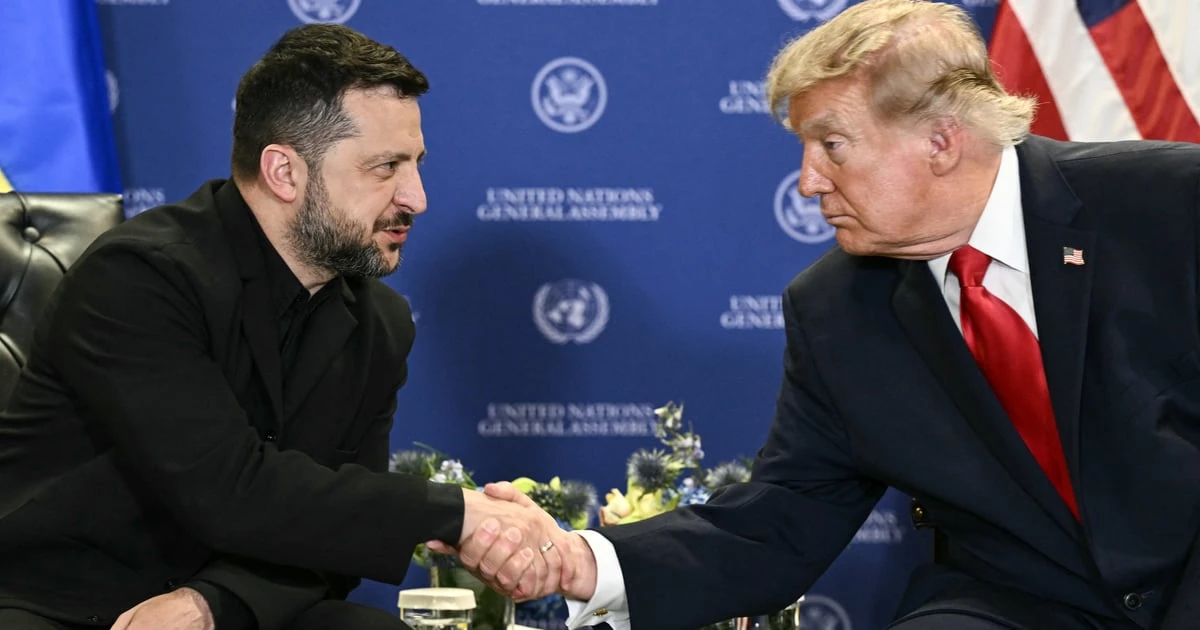Володимир Зеленський і Дональд Трамп під час зустрічі на полях 81-ї сесії Генасамблеї ООН у Нью-Йорку